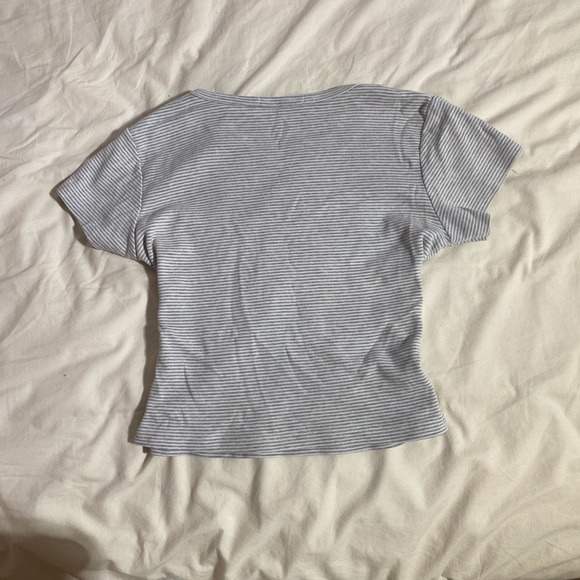 Brandy Melville cropped grey striped tee - Picture 3 of 5